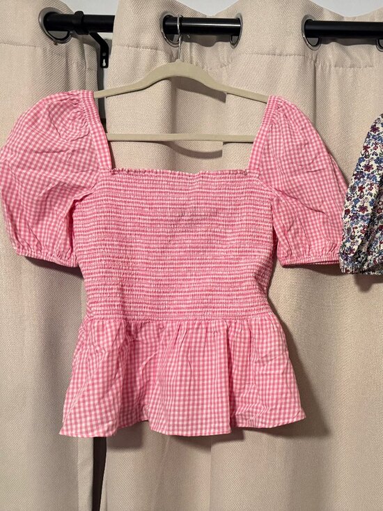 French Connection Pink Gingham Smocked Puff-Sleeve Peplum Top – Size L (NWT) - Picture 1 of 3
